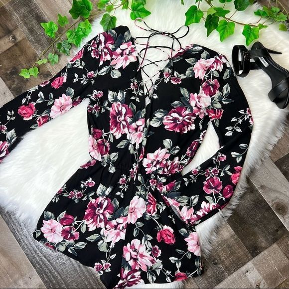 LA HEARTS Long Sleeve Floral Romper Lace-up Back XS - Picture 2 of 9
